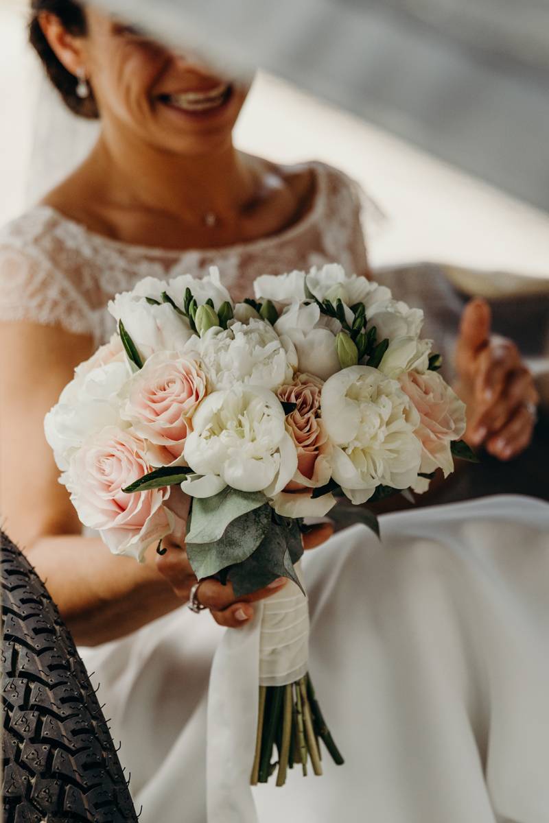 fleurs-juin-mariage-champetre-bouquet-fleur-pivoine